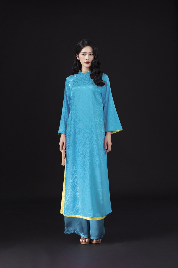 SWANLAKE | Áo Dài Tết Cách Tân Nữ Lụa Gấm Tà Kép Tay Dài Rộng Dáng Suông Truyền Thống L13155LW01