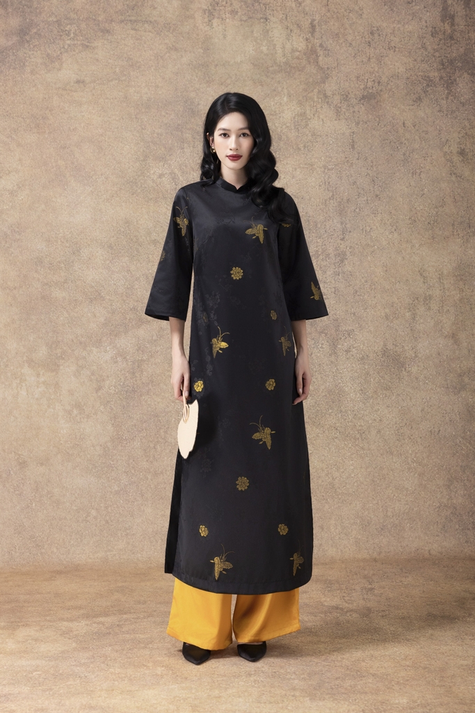 M COLLECTION | Áo Dài Tết Trung Niên Tặng Mẹ Vải Gấm Cao Cấp Cổ Trụ Dáng Suông Truyền Thống L13080LW01