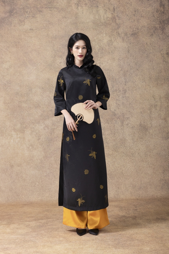 M COLLECTION | Áo Dài Tết Trung Niên Tặng Mẹ Vải Gấm Cao Cấp Cổ Trụ Dáng Suông Truyền Thống L13080LW01