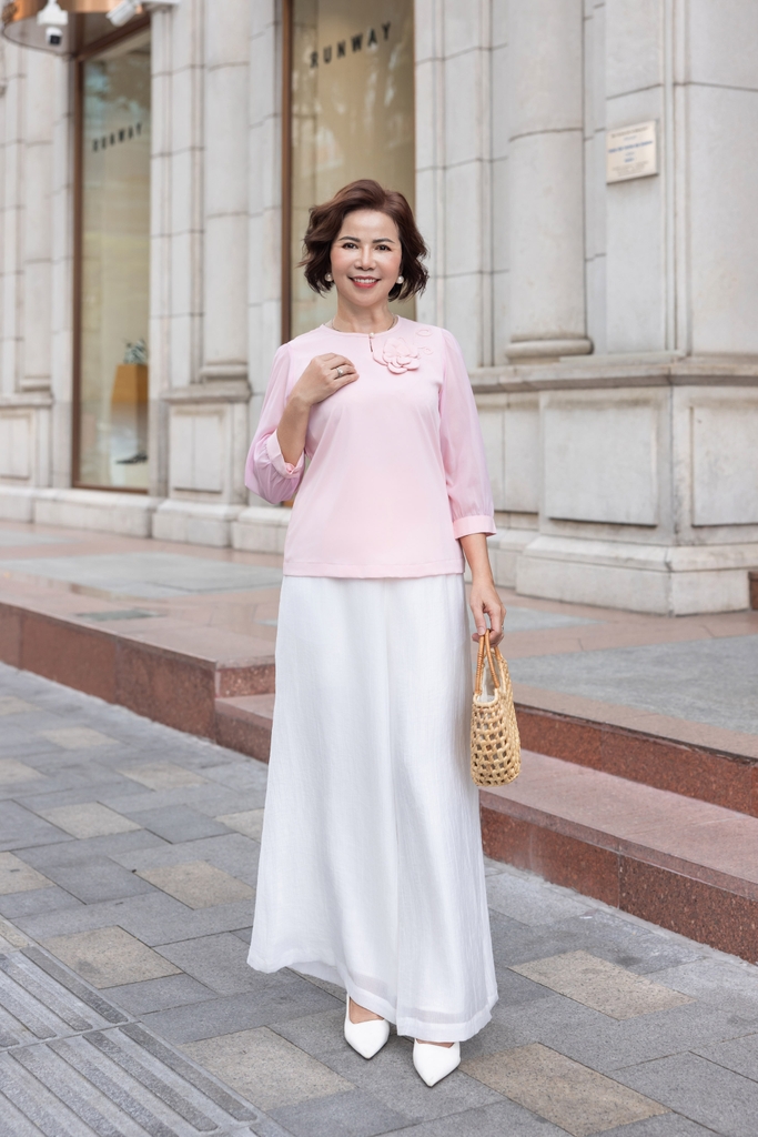 M Collection | Áo Trung Niên Nữ Tặng Mẹ, Tặng Bà Chất Lụa Ngọc Đính Hoa 3D Sang Trọng A12385LW01