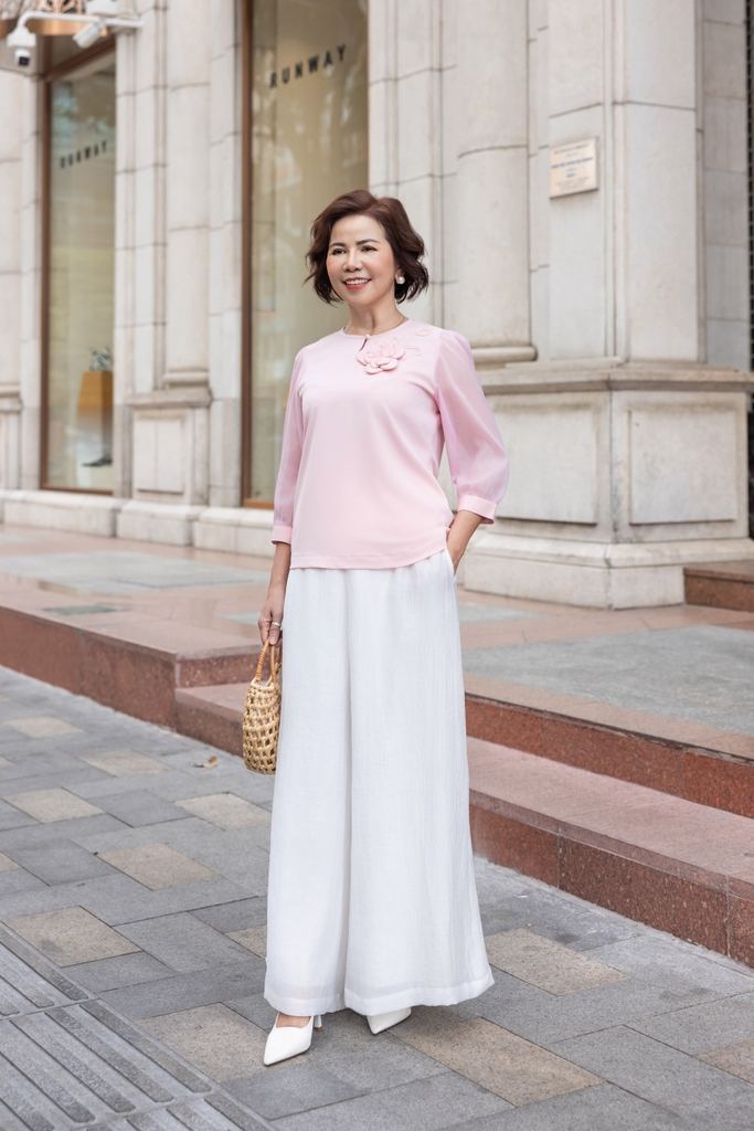 M Collection | Áo Trung Niên Nữ Tặng Mẹ, Tặng Bà Chất Lụa Ngọc Đính Hoa 3D Sang Trọng A12385LW01