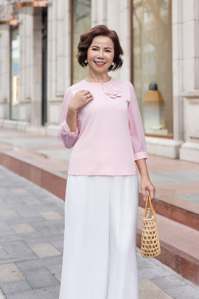 M Collection | Áo Trung Niên Nữ Tặng Mẹ, Tặng Bà Chất Lụa Ngọc Đính Hoa 3D Sang Trọng A12385LW01