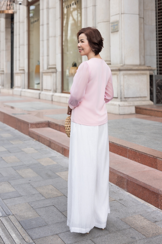 M Collection | Áo Trung Niên Nữ Tặng Mẹ, Tặng Bà Chất Lụa Ngọc Đính Hoa 3D Sang Trọng A12385LW01