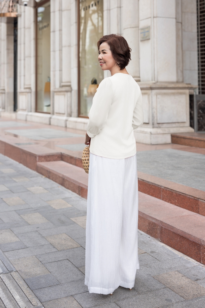 M Collection | Áo Trung Niên Nữ Tặng Mẹ, Tặng Bà Chất Lụa Ngọc Đính Hoa 3D Sang Trọng A12385LW01