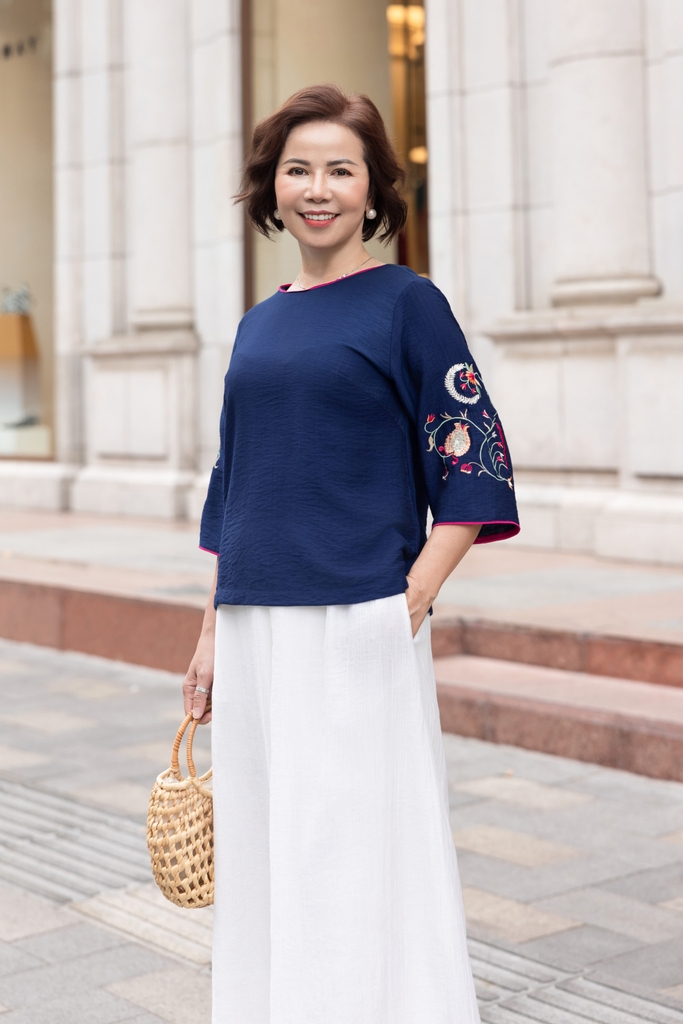 M Collection | Áo Trung Niên Nữ Tặng Mẹ, Tặng Bà Chất Lụa Hàn Thêu Sang Trọng, Mềm mại A12460LW01