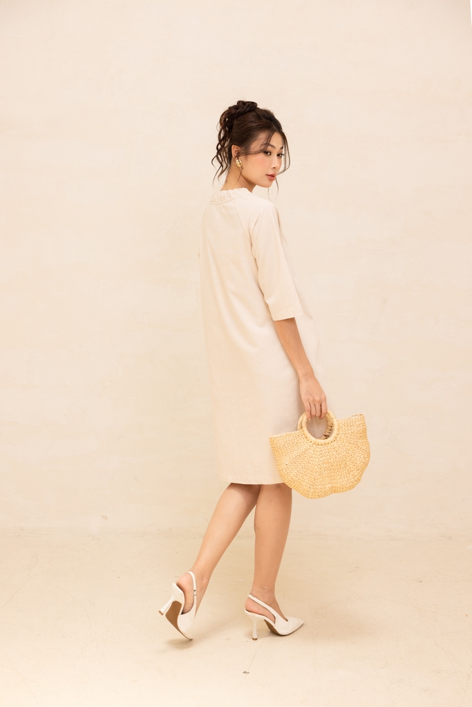 Đầm Nữ Phom Suông Linen Trơn Thêu Cổ Thuyền Dài Qua Gối Swanlake - D12384LW01