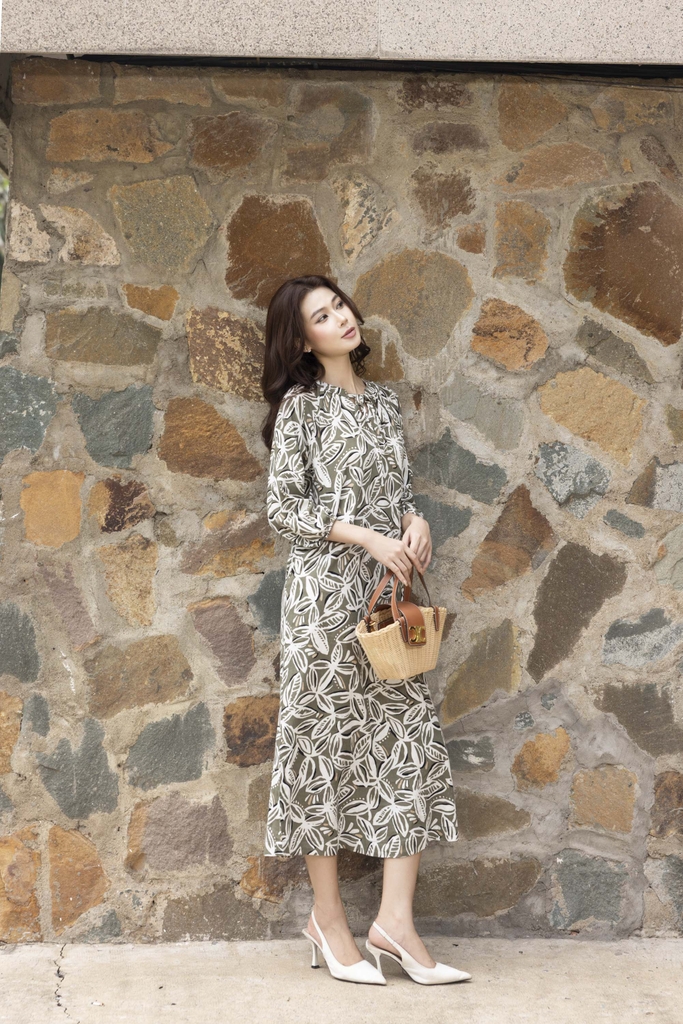 SWANLAKE | Váy Đầm Nữ Midi Suông Tay Lỡ Vải Linen In Hoa Có Túi Xẻ Tà Công Sở Dạo Phố D13513LW01