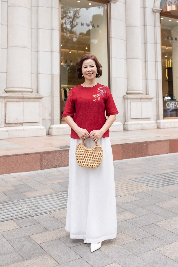 M Collection | Áo Trung Niên Nữ Tặng Mẹ, Tặng Bà Tơ Thêu Sang Trọng Tay Lỡ A12343LW01