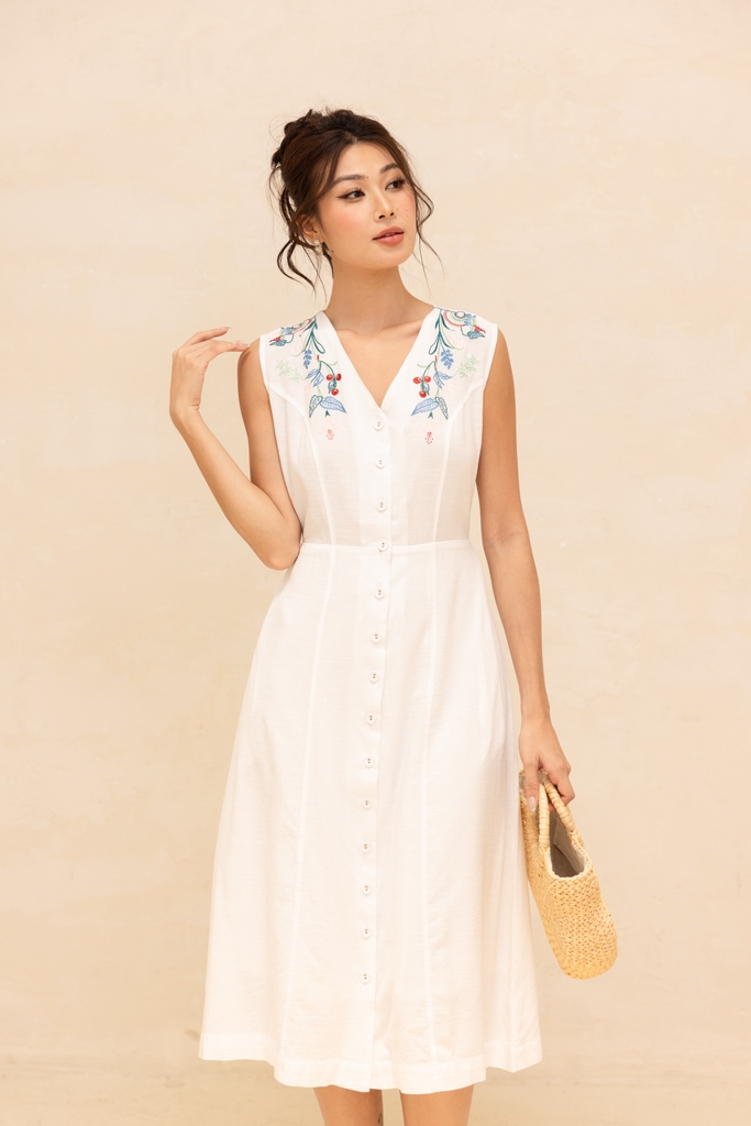 Đầm Sát Nách Chiết Eo Linen Thêu Phom Dài Swanlake - D12420LW01