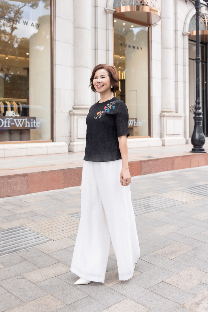 M Collection | Áo Trung Niên Nữ Tặng Mẹ, Tặng Bà Tơ Thêu Sang Trọng Tay Lỡ A12343LW01