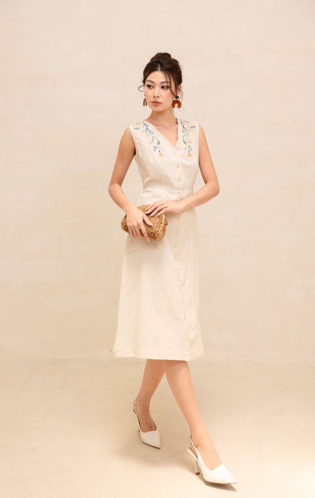 Đầm Sát Nách Chiết Eo Linen Thêu Phom Dài Swanlake - D12420LW01