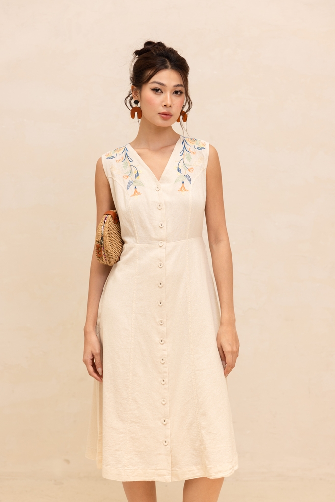 Đầm Sát Nách Chiết Eo Linen Thêu Phom Dài Swanlake - D12420LW01