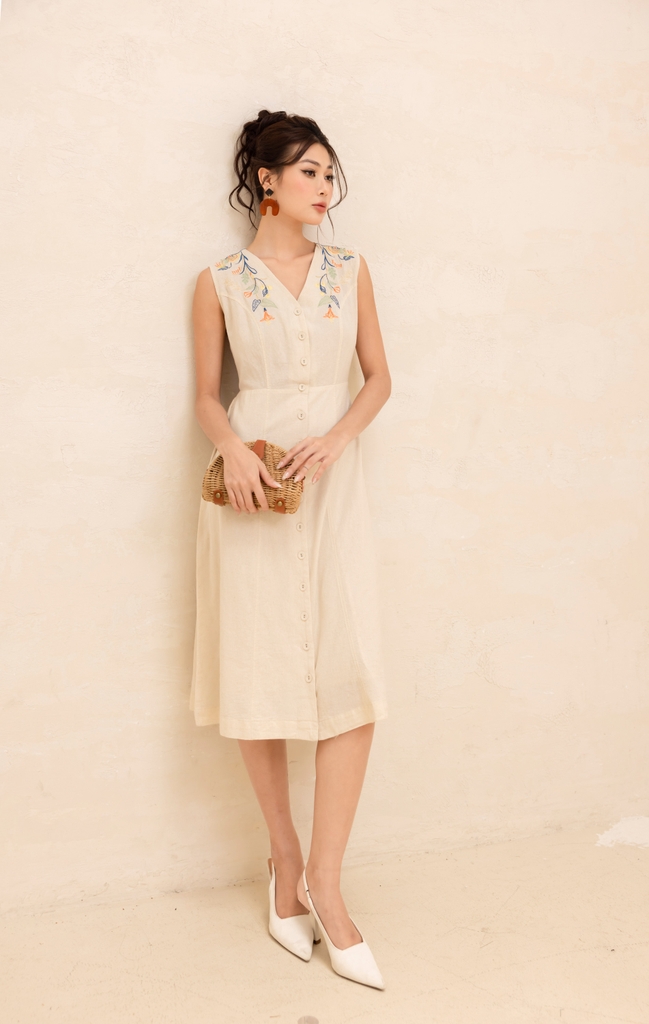 Đầm Sát Nách Chiết Eo Linen Thêu Phom Dài Swanlake - D12420LW01
