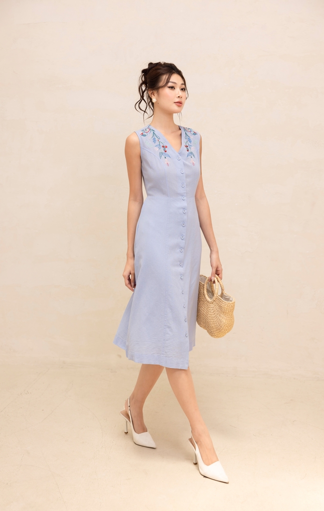 Đầm Sát Nách Chiết Eo Linen Thêu Phom Dài Swanlake - D12420LW01