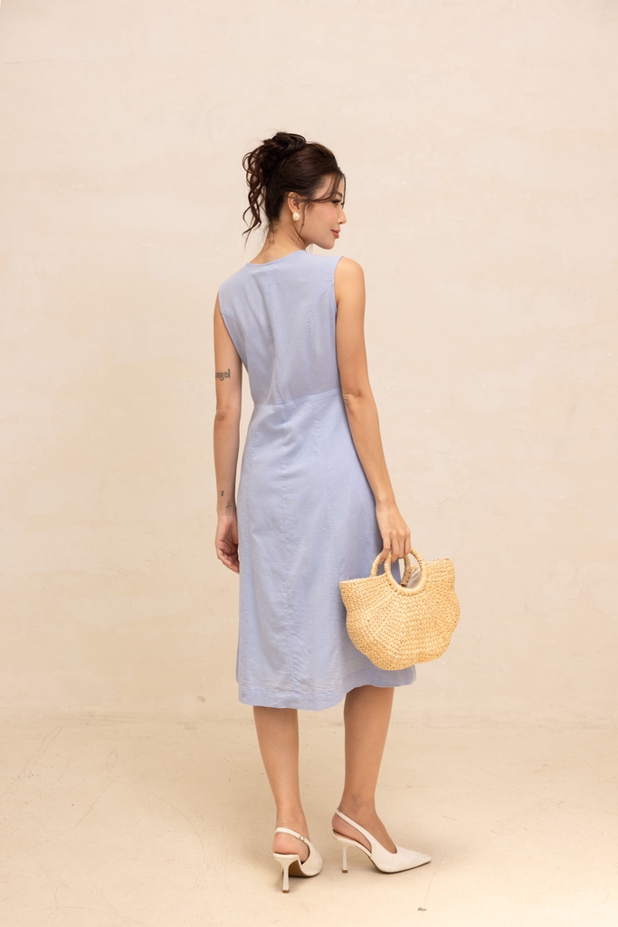 Đầm Sát Nách Chiết Eo Linen Thêu Phom Dài Swanlake - D12420LW01