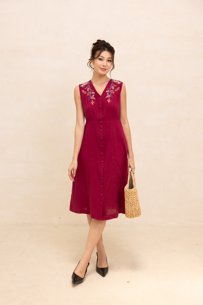 Đầm Sát Nách Chiết Eo Linen Thêu Phom Dài Swanlake - D12420LW01