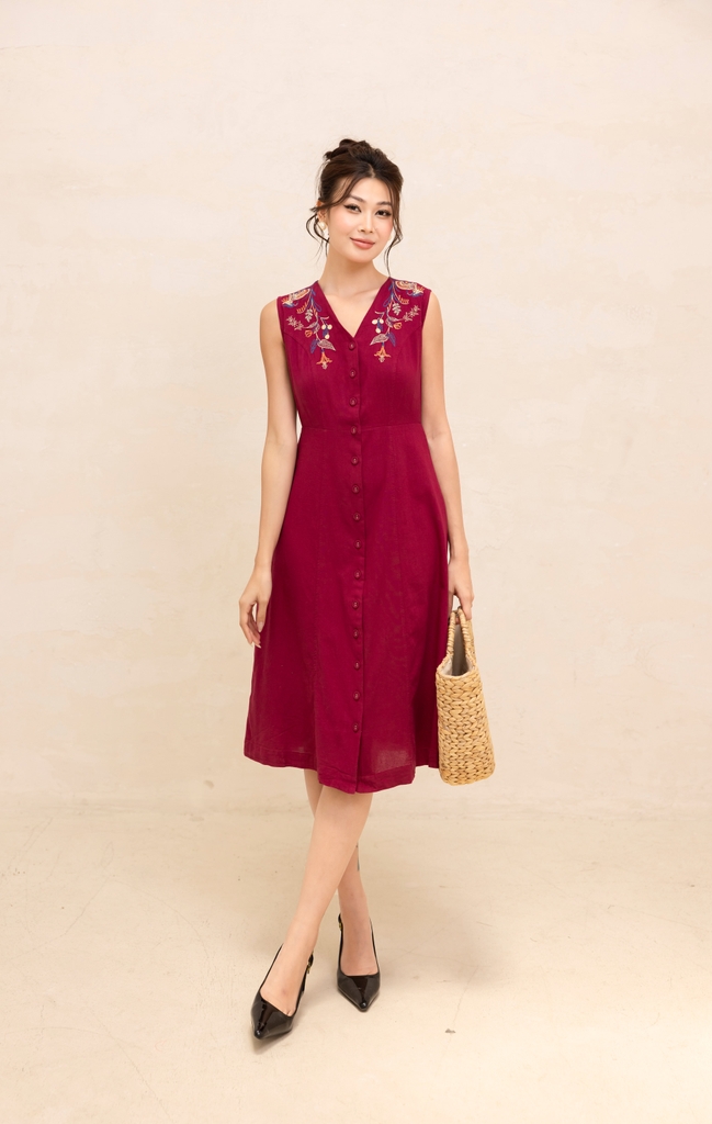 Đầm Sát Nách Chiết Eo Linen Thêu Phom Dài Swanlake - D12420LW01