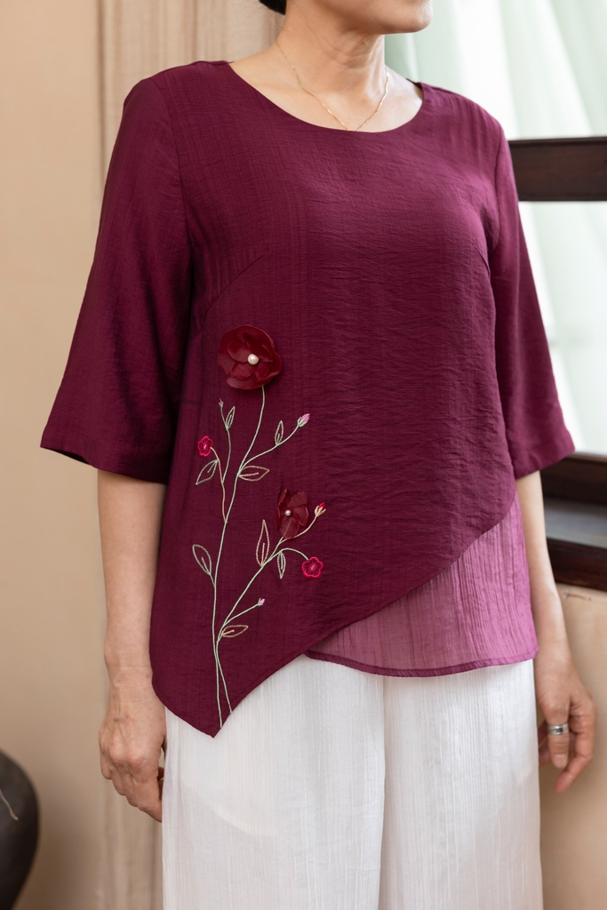 M Collection | Áo Kiểu Trung Niên Tặng Mẹ Phom Suông Lớp Ngoài Vạt Xéo Thêu Kết Hợp Đính Hoa 3D Chất Liệu Lụa Hàn - A12412LW01