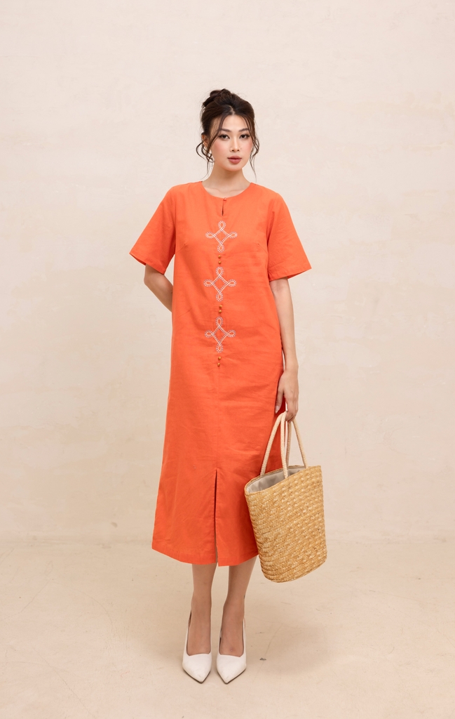 Đầm Nữ Công Sở Phom Suông Linen Suông Thêu Hoa Swanlake - D12418LW01