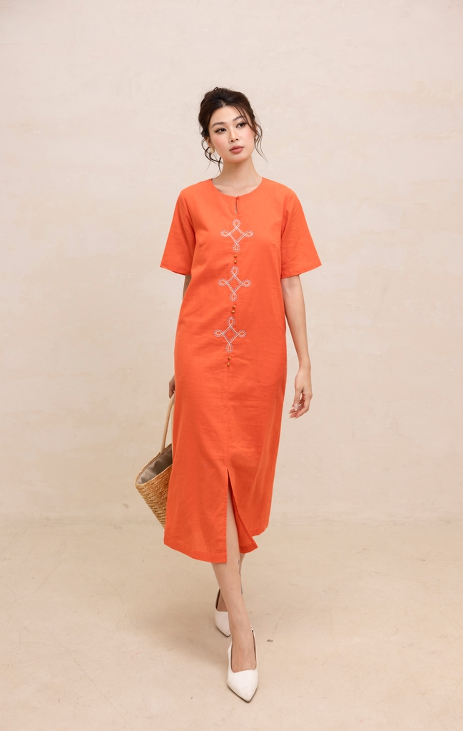 Đầm Nữ Công Sở Phom Suông Linen Suông Thêu Hoa Swanlake - D12418LW01