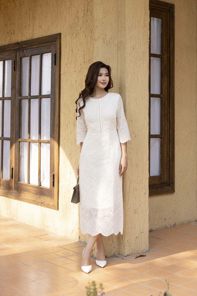 SWANLAKE | Váy Đầm Nữ Phối Ren Hoa Cao Cấp Cổ Tròn Tay Lỡ Chiết Eo Xẻ Tà Tiệc Sang Trọng D13395LW01
