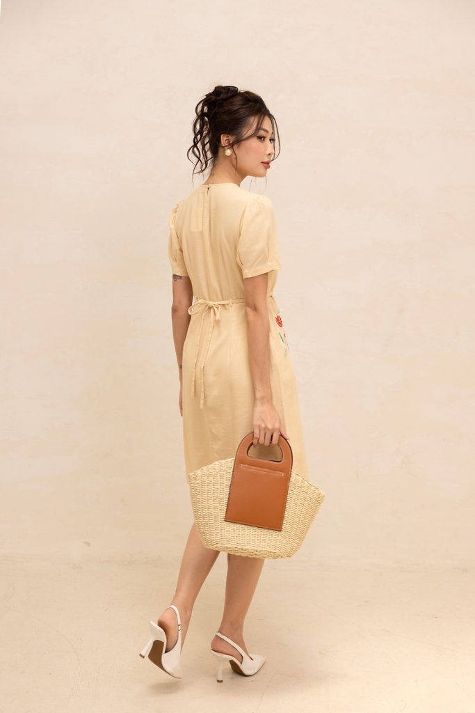 Đầm Linen Trơn Thêu Tay Phồng Cột Dây Swanlake- D12372LW01
