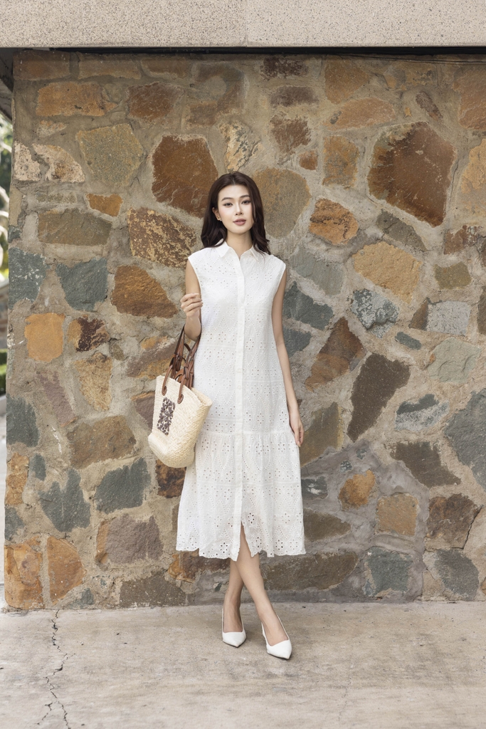 SWANLAKE | Váy Đầm Nữ Maxi Sơ Mi Suông Sát Nách Đuôi Cá Cotton Thêu Hoa Đục Lỗ Cài Nút Có Túi D12905LW01