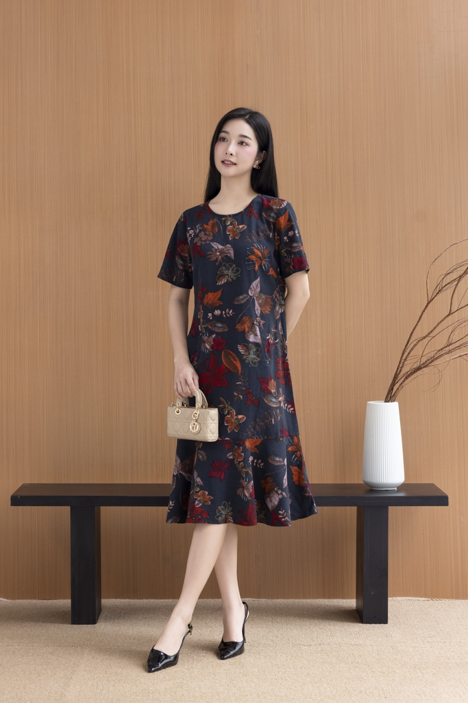 Đầm Linen Bông Đuôi Cá Phom Ôm Swanlake - D11531LW04