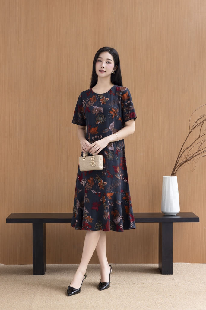 Đầm Linen Bông Đuôi Cá Phom Ôm Swanlake - D11531LW04