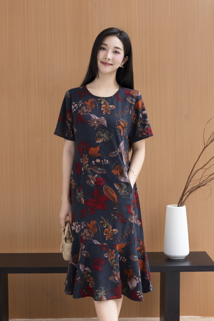 Đầm Linen Bông Đuôi Cá Phom Ôm Swanlake - D11531LW04