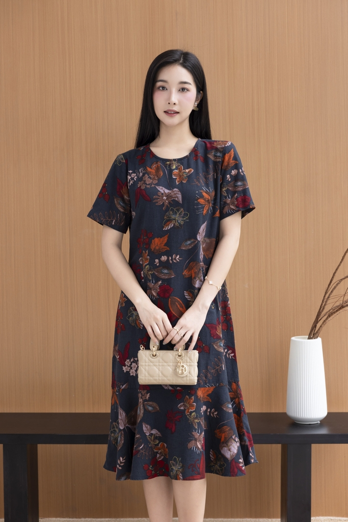 Đầm Linen Bông Đuôi Cá Phom Ôm Swanlake - D11531LW04