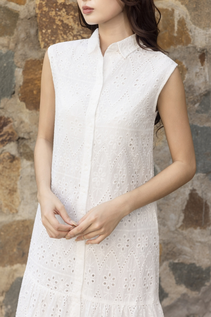 SWANLAKE | Váy Đầm Nữ Maxi Sơ Mi Suông Sát Nách Đuôi Cá Cotton Thêu Hoa Đục Lỗ Cài Nút Có Túi D12905LW01