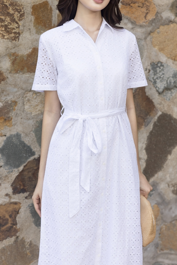 SWANLAKE | Váy Đầm Nữ Suông Vải Cotton Thêu Đục Lỗ Cổ Sơ Mi Tay Ngắn Dây Thắt Eo Công Sở D13483LW01