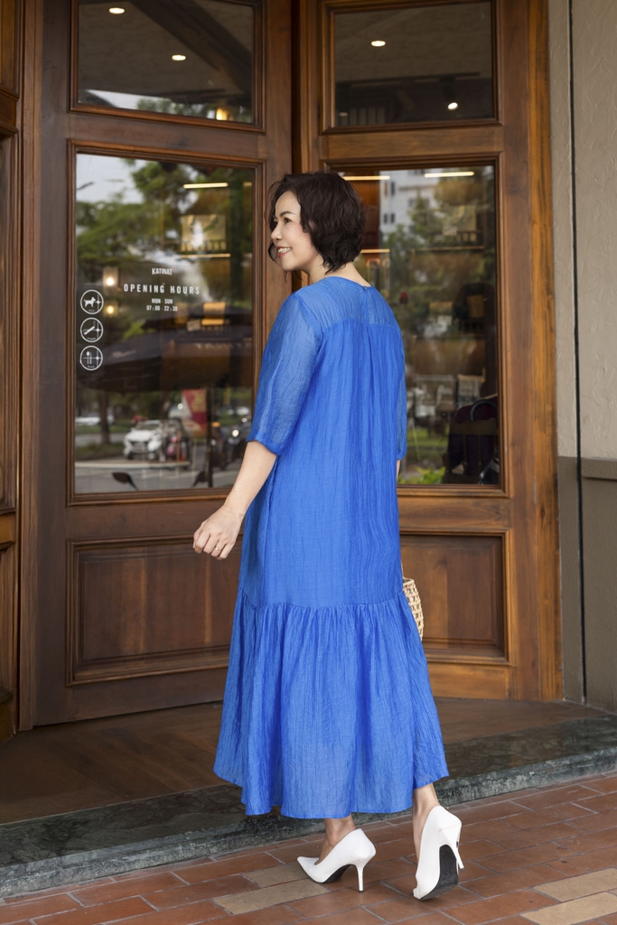 M COLLECTION | Váy Đầm Maxi Nữ Trung Niên Tặng Mẹ Tơ Xốp Đuôi Cá Thêu Hoa Hè Du Lịch Tay Lỡ D12759LW01