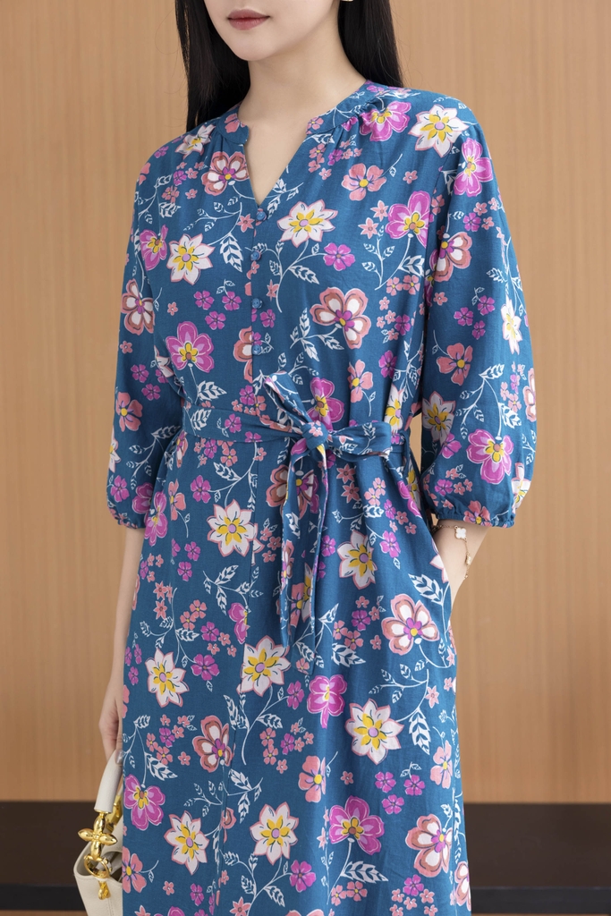 SWANLAKE | Váy Đầm Nữ Suông Dây Thắt Eo Cổ Trụ Đính Nút Vải Linen In Hoa Hè Tay Bí Lỡ Có Túi D12671LW02
