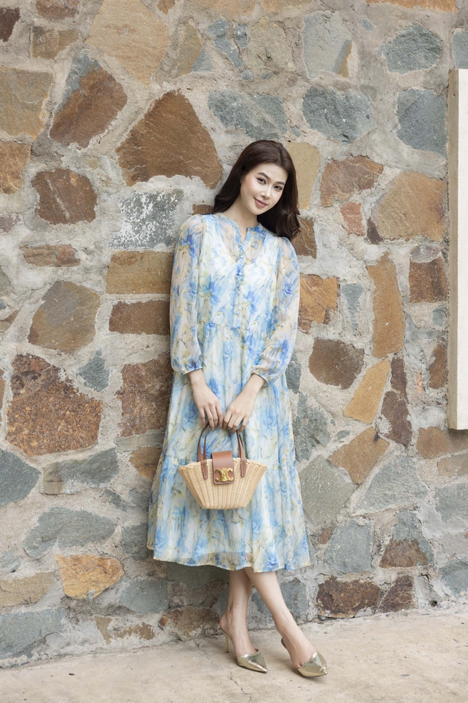 SWANLAKE | Váy Đầm Nữ Maxi Suông Xòe 2 Lớp Cổ Chữ V Cài Nút Tay Dài Vải Tơ In Hoa Đi Biển Hè D12073LW11