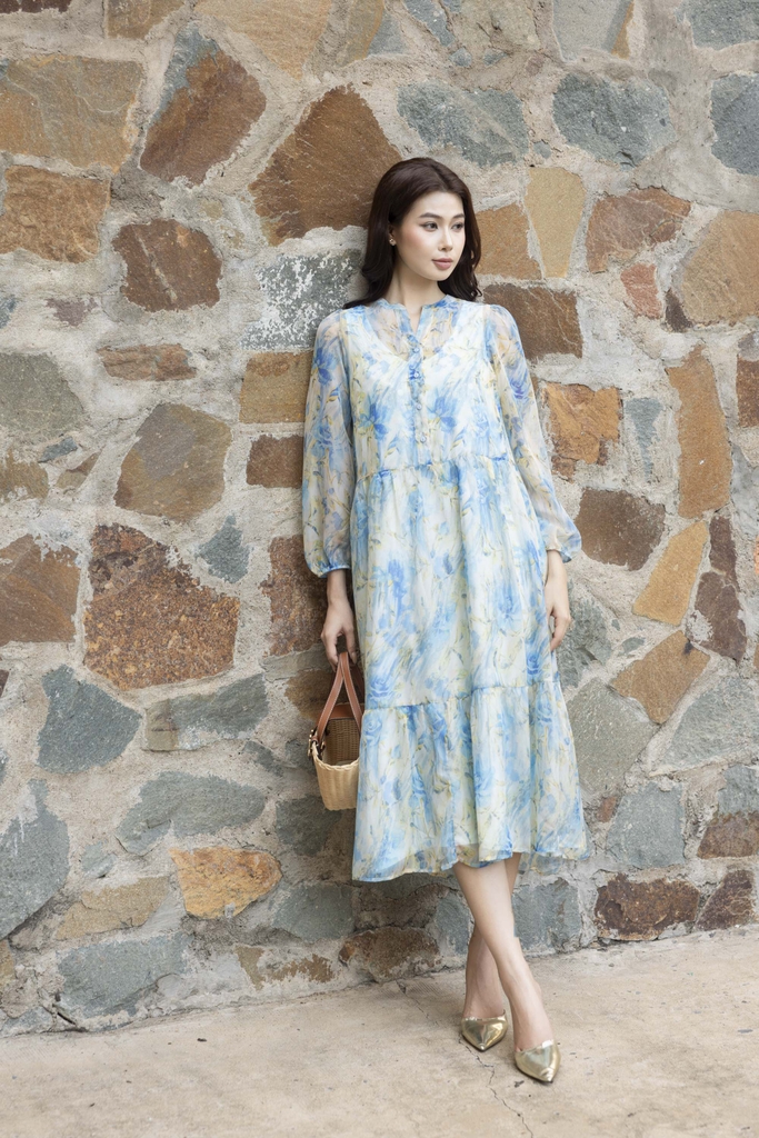 SWANLAKE | Váy Đầm Nữ Maxi Suông Xòe 2 Lớp Cổ Chữ V Cài Nút Tay Dài Vải Tơ In Hoa Đi Biển Hè D12073LW11