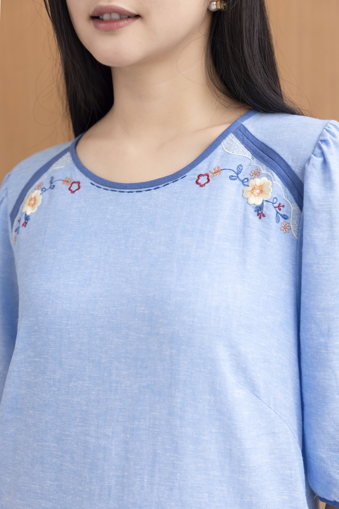 SWANLAKE | Váy Đầm Nữ Suông Cổ Tròn Vải Linen Thêu Hoa Viền Thun Tay Bí Lỡ Có Túi Công Sở D12575LW01