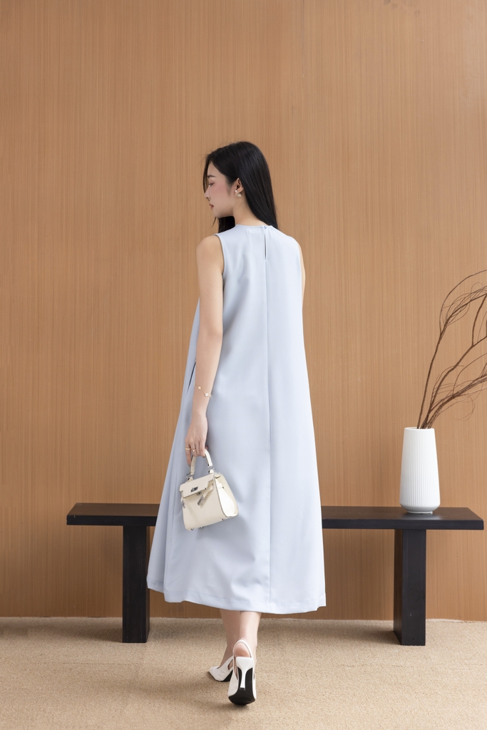 Đầm Sát Nách Hoa Chất Liệu Lụa Dày Swanlake - D12095LW01