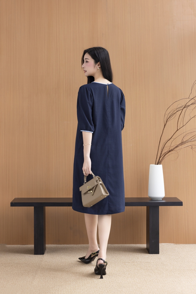 SWANLAKE | Váy Đầm Nữ Suông Cổ Tròn Vải Linen Thêu Hoa Viền Thun Tay Bí Lỡ Có Túi Công Sở D12575LW01