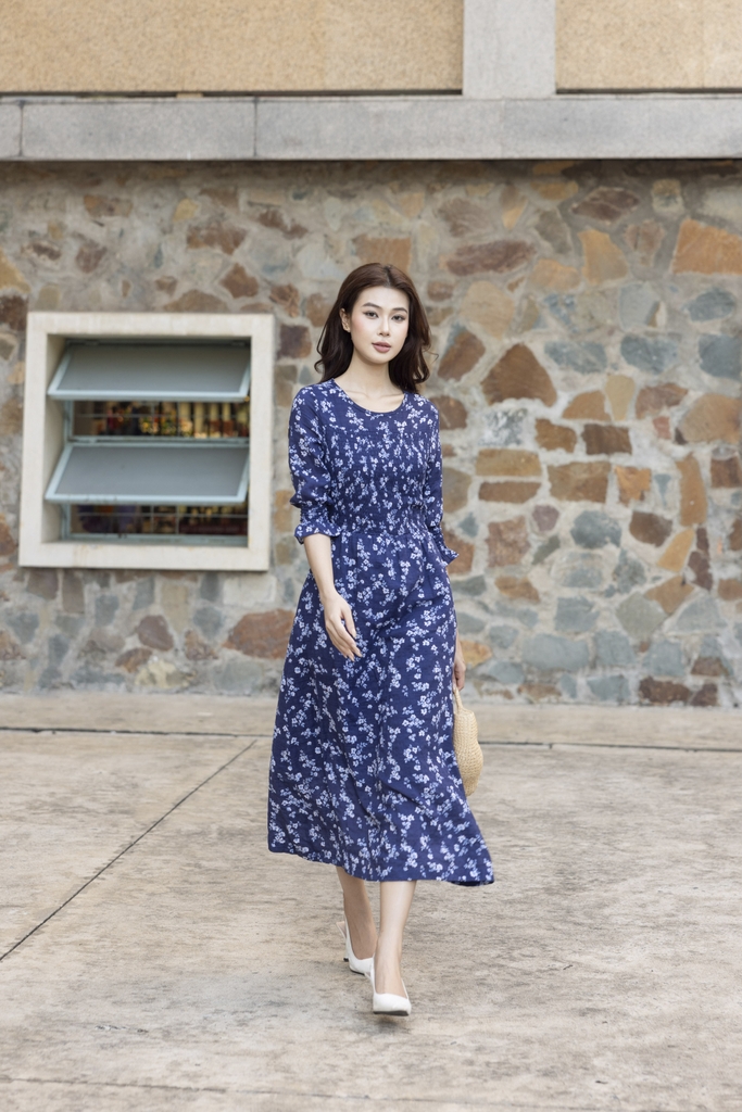 SWANLAKE | Váy Đầm Nữ Maxi Hoa Nhí Tay Lỡ Cổ Tròn Vải Xô Cotton Chiết Eo Du Lịch Biển Hè D11420LW03