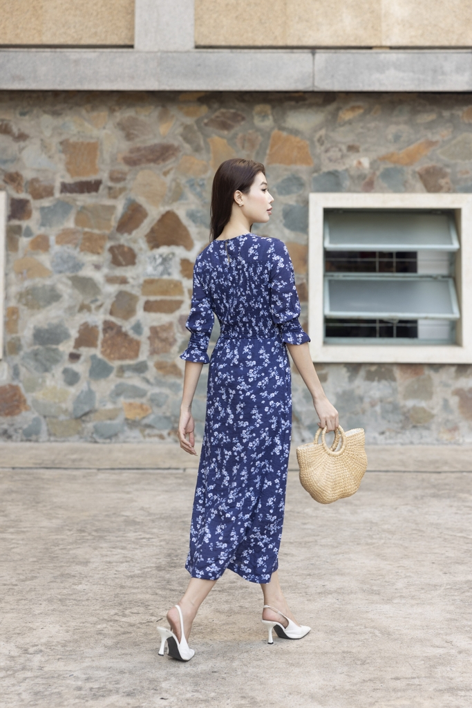 SWANLAKE | Váy Đầm Nữ Maxi Hoa Nhí Tay Lỡ Cổ Tròn Vải Xô Cotton Chiết Eo Du Lịch Biển Hè D11420LW03