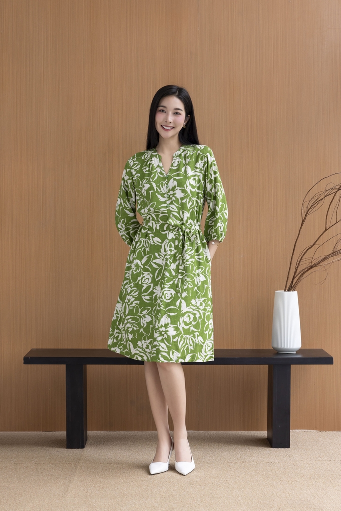SWANLAKE | Váy Đầm Nữ Suông Dây Thắt Eo Cổ Trụ Đính Nút Vải Linen In Hoa Hè Tay Bí Lỡ Có Túi D12671LW02