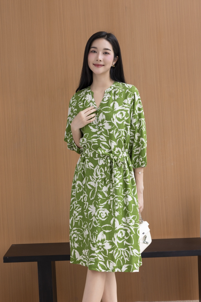 SWANLAKE | Váy Đầm Nữ Suông Dây Thắt Eo Cổ Trụ Đính Nút Vải Linen In Hoa Hè Tay Bí Lỡ Có Túi D12671LW02