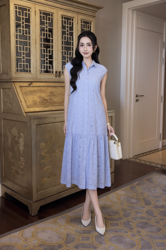 SWANLAKE | Váy Đầm Nữ Maxi Sơ Mi Suông Sát Nách Đuôi Cá Cotton Thêu Hoa Đục Lỗ Cài Nút Có Túi D12905LW01