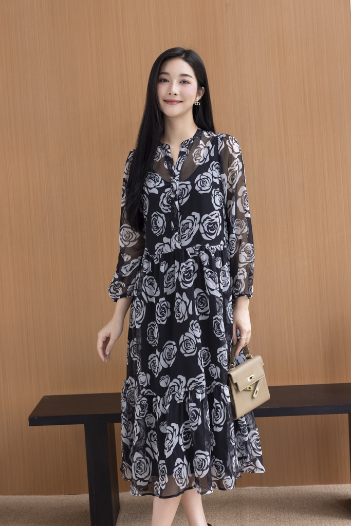SWANLAKE | Váy Đầm Nữ Maxi Suông Xòe 2 Lớp Cổ Trụ Cài Nút Tay Dài Vải Tơ In Bông Hè Đi Biển D12073LW05