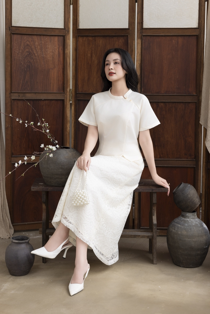 SWANLAKE | Set Bộ Nữ Chất Taffeta Áo Tay Ngắn Vạt Chéo Cổ Trụ Cài Nút Chân Váy Dài Phối Ren B13297LW01