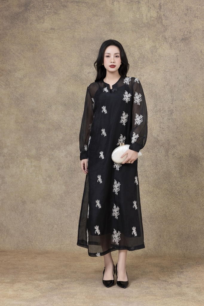 SWANLAKE | Váy Đầm Nữ Suông Maxi Vải Tơ Lót Lụa Thêu Hoa Cao Cấp Tay Dài Cổ Chữ V Đi Tiệc D13285LW01