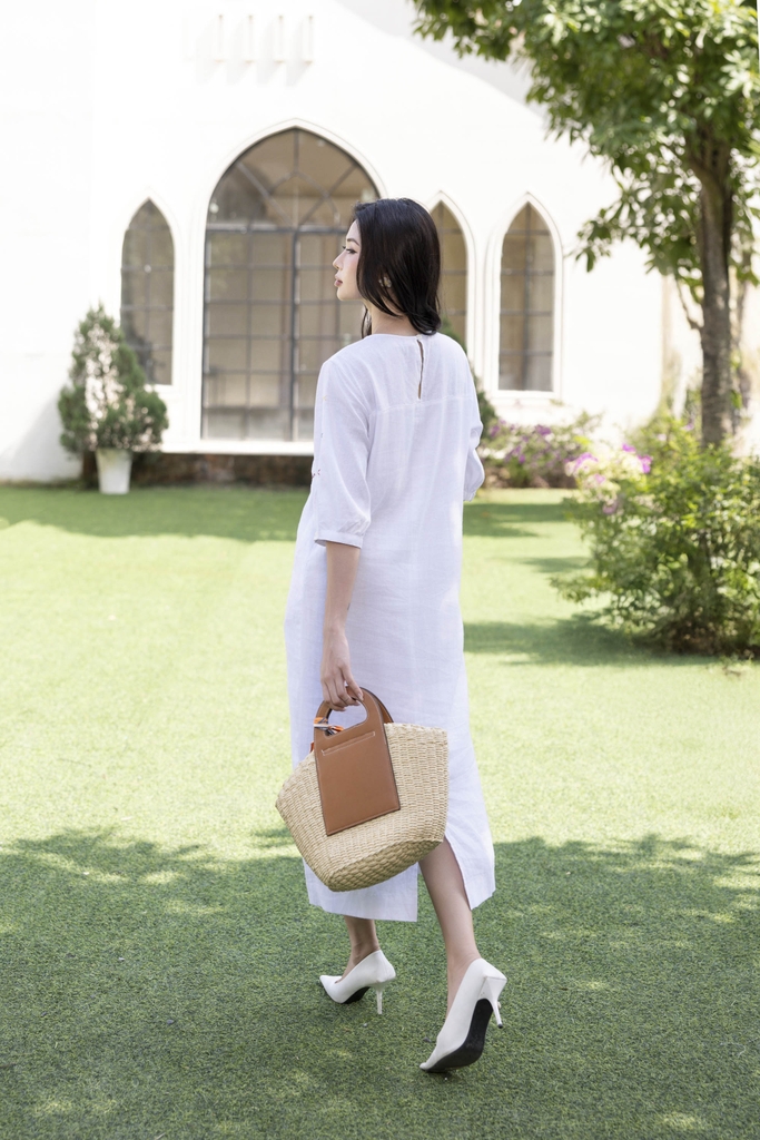 Swanlake | Đầm Suông Phom Dài Linen Thêu Hoa D12550LW01
