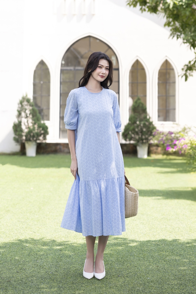 SWANLAKE | Váy Đầm Nữ Maxi Suông Đuôi Cá Vải Cotton Thêu Đục Lỗ 2 Lớp Có Túi Du Lịch Đi Biển D11522